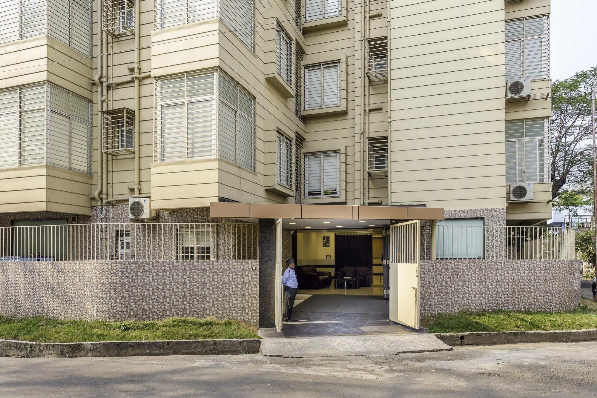 Oyo 16703 Hotel The Platinum コルカタ エクステリア 写真