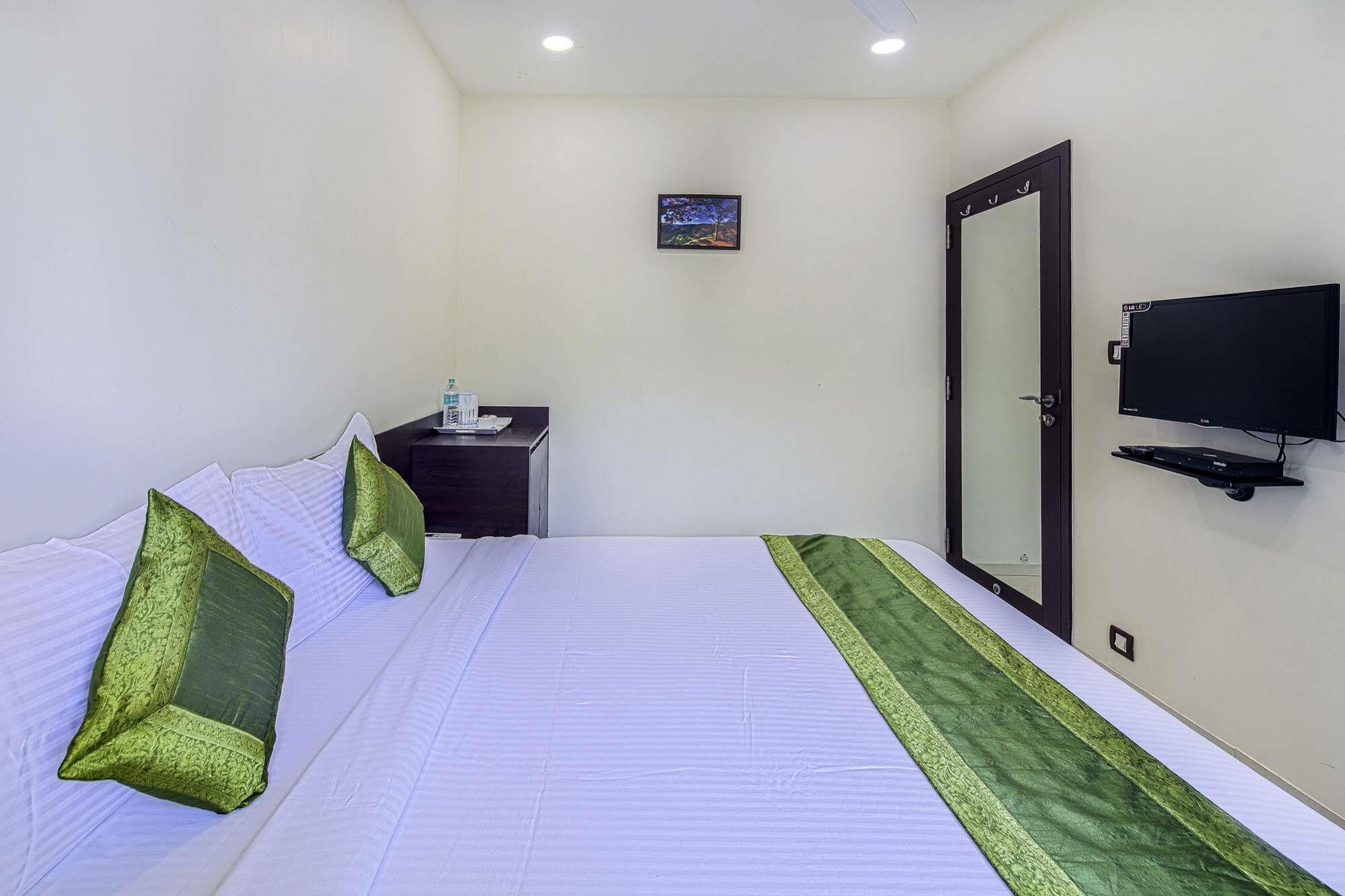 Oyo 16703 Hotel The Platinum コルカタ エクステリア 写真